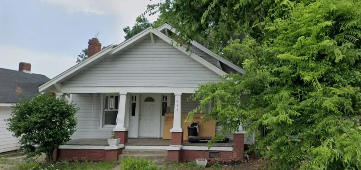 446 Martin Street, photo 1 of 2