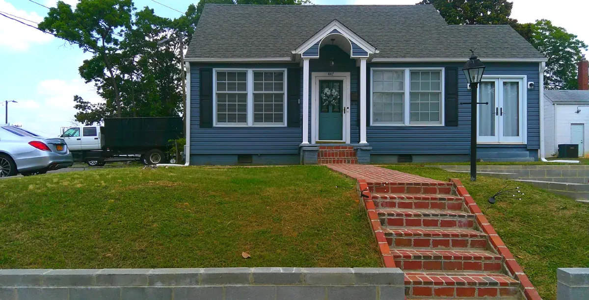 447 Martin Street, photo 2 of 2