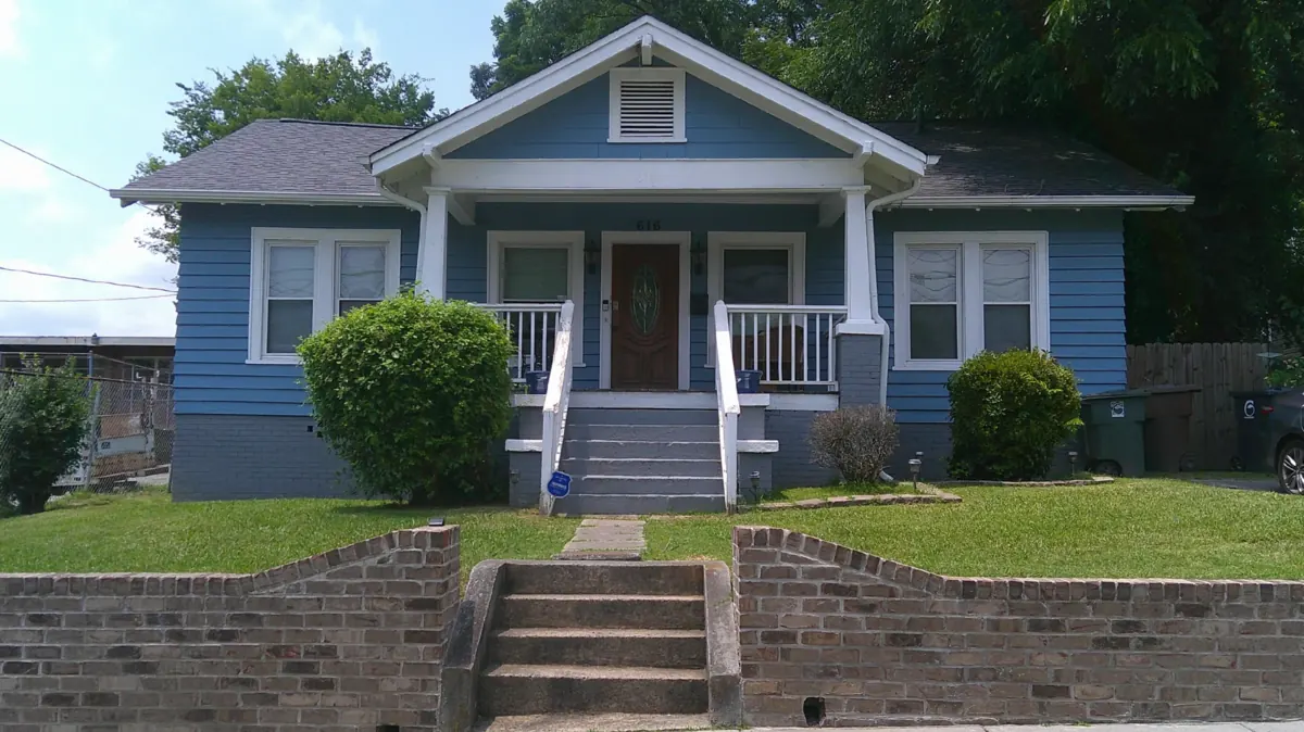 616 Martin Street, photo 2 of 2