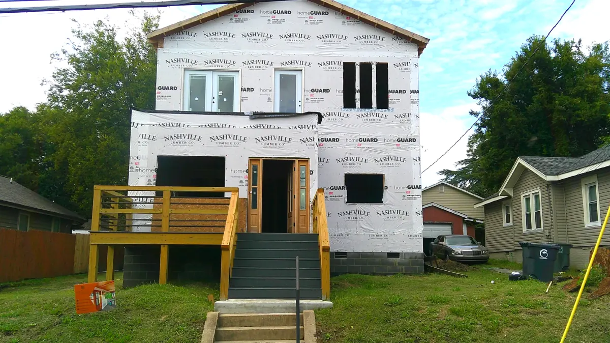 704 Martin Street, photo 2 of 2